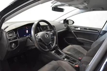 VW Golf Highline TDI in Deep Black Perleffekt