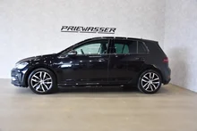VW Golf Highline TDI in Deep Black Perleffekt