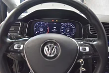 VW Golf Highline TDI in Deep Black Perleffekt