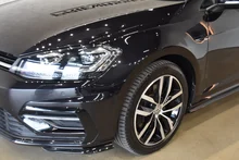 VW Golf Highline TDI in Deep Black Perleffekt