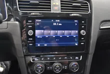 VW Golf Highline TDI in Deep Black Perleffekt