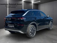 VW T-Roc Life eTSI DSG in Grenadillschwarz Metallic