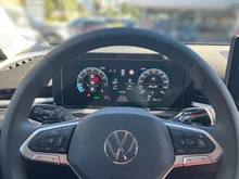VW T-Roc Life eTSI DSG in Grenadillschwarz Metallic