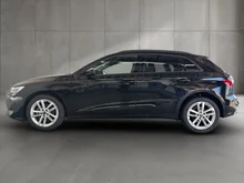 Audi A3 Sportback 30 TDI in MYTHOSSCHWARZ METALLIC