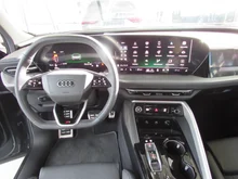 Audi Q5 SUV TDI quattro 150 kW in Mythosschwarz Metallic