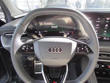 Audi Q5 SUV TDI quattro 150 kW in Mythosschwarz Metallic