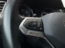 VW Tiguan Life TDI DSG in 2T Deep Black Perleffekt
