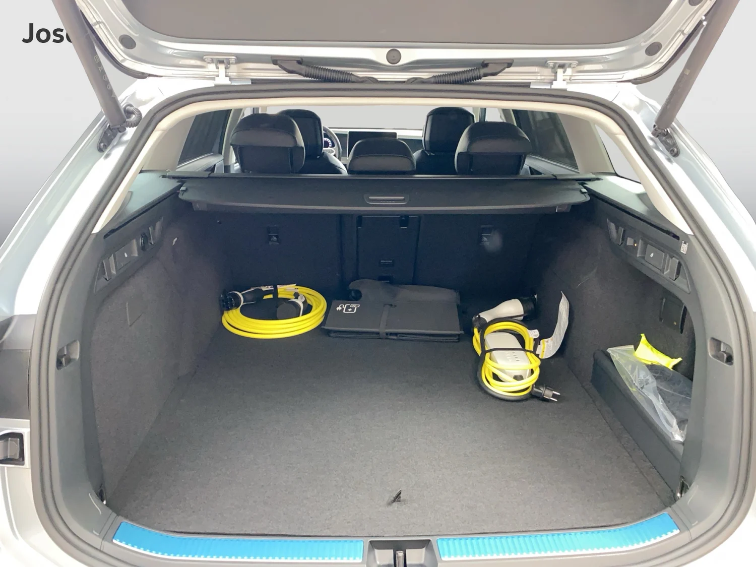 Bild eines Passat Variant Business eHybrid 150kW