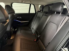 BMW 3xx 3 Touring 320 d xDrive in schwarz - metallic