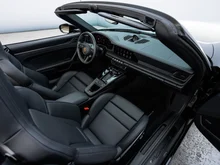 Porsche 911 Carrera 4 GTS Cabriolet in schwarz