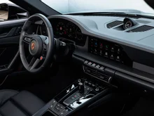 Porsche 911 Carrera 4 GTS Cabriolet in schwarz