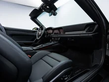 Porsche 911 Carrera 4 GTS Cabriolet in schwarz