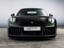 Porsche 911 Carrera 4 GTS Cabriolet in schwarz