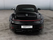 Porsche 911 Carrera 4 GTS Cabriolet in schwarz