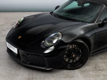 Porsche 911 Carrera 4 GTS Cabriolet in schwarz
