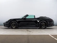 Porsche 911 Carrera 4 GTS Cabriolet in schwarz