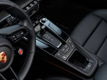 Porsche 911 Carrera 4 GTS Cabriolet in schwarz