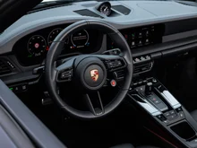 Porsche 911 Carrera 4 GTS Cabriolet in schwarz