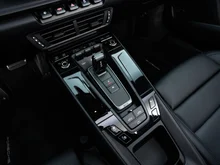 Porsche 911 Carrera 4 GTS Cabriolet in schwarz