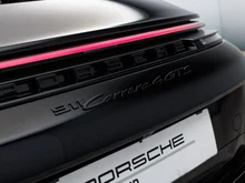 Porsche 911 Carrera 4 GTS Cabriolet in schwarz