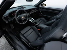 Porsche 911 Carrera 4 GTS Cabriolet in schwarz