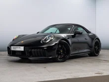 Porsche 911 Carrera 4 GTS Cabriolet in schwarz