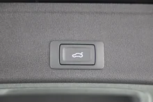 Audi A4 Avant 40 TDI advanced quattro in MYTHOSSCHWARZ METALLIC