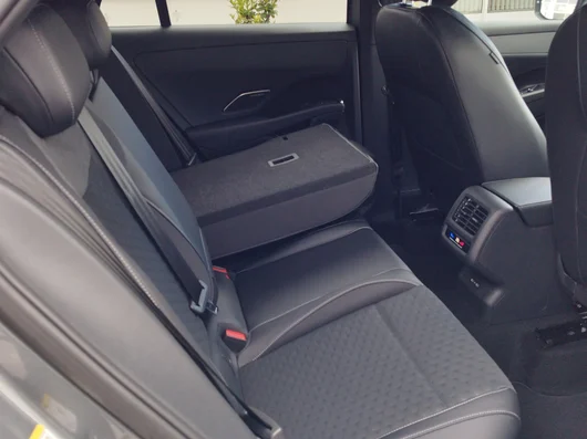 Bild eines VW T-Roc R-Line eTSI DSG