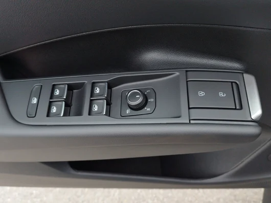 Bild eines VW T-Roc R-Line eTSI DSG