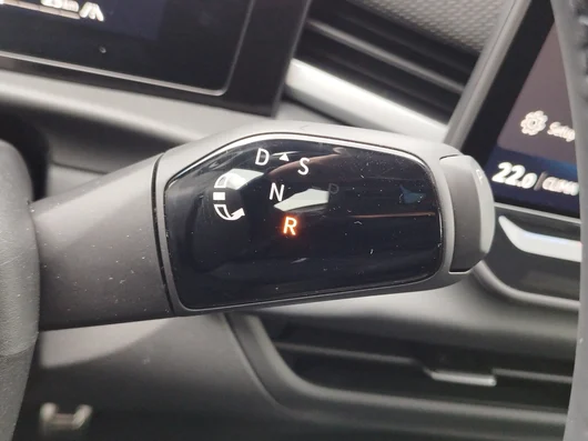 Bild eines VW T-Roc R-Line eTSI DSG