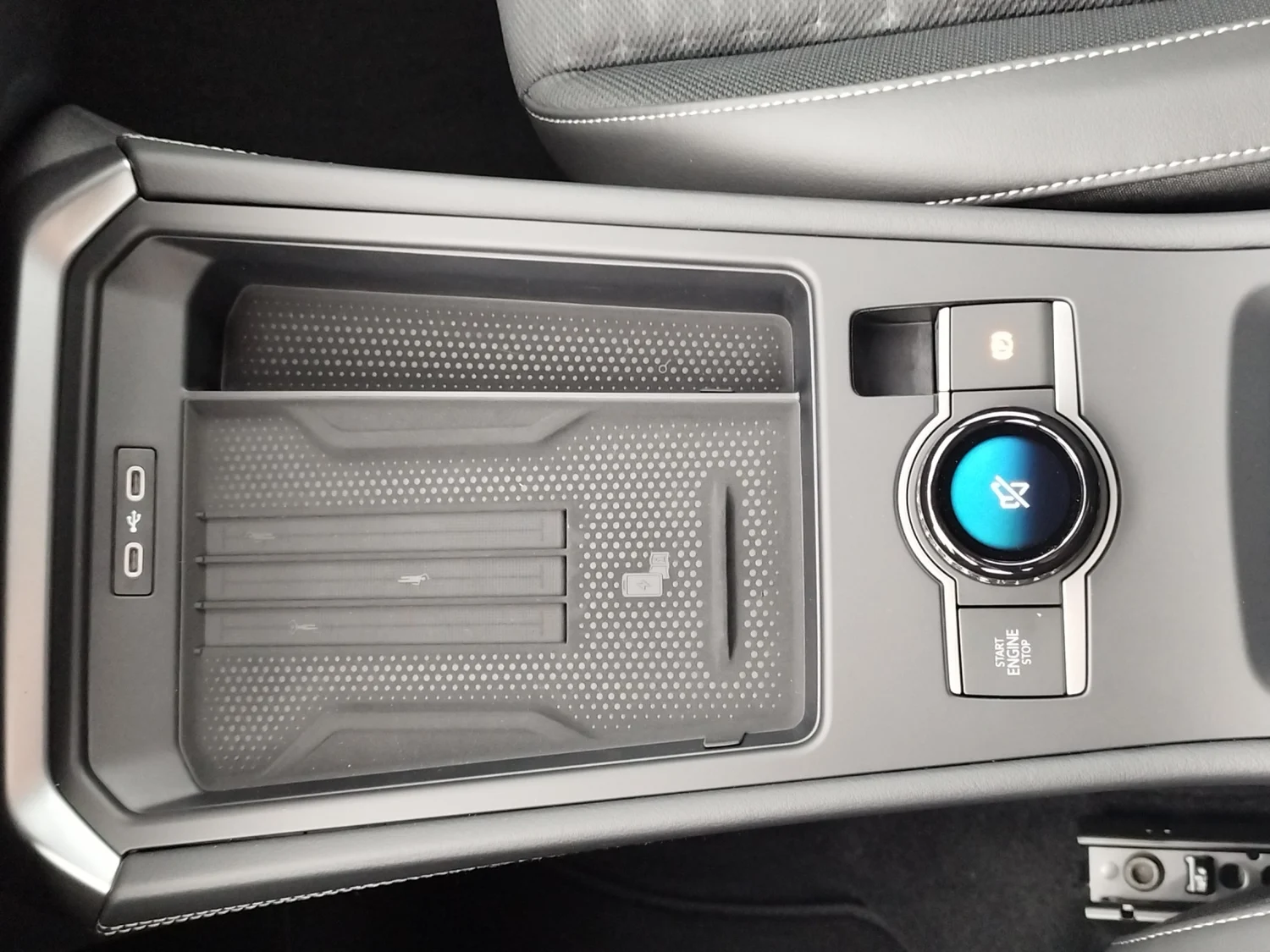 Bild eines VW T-Roc R-Line eTSI DSG