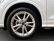 Audi Q2 30 TFSI admired in arkonaweiss