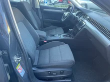 VW Passat Variant Business TDI DSG in Uranograu