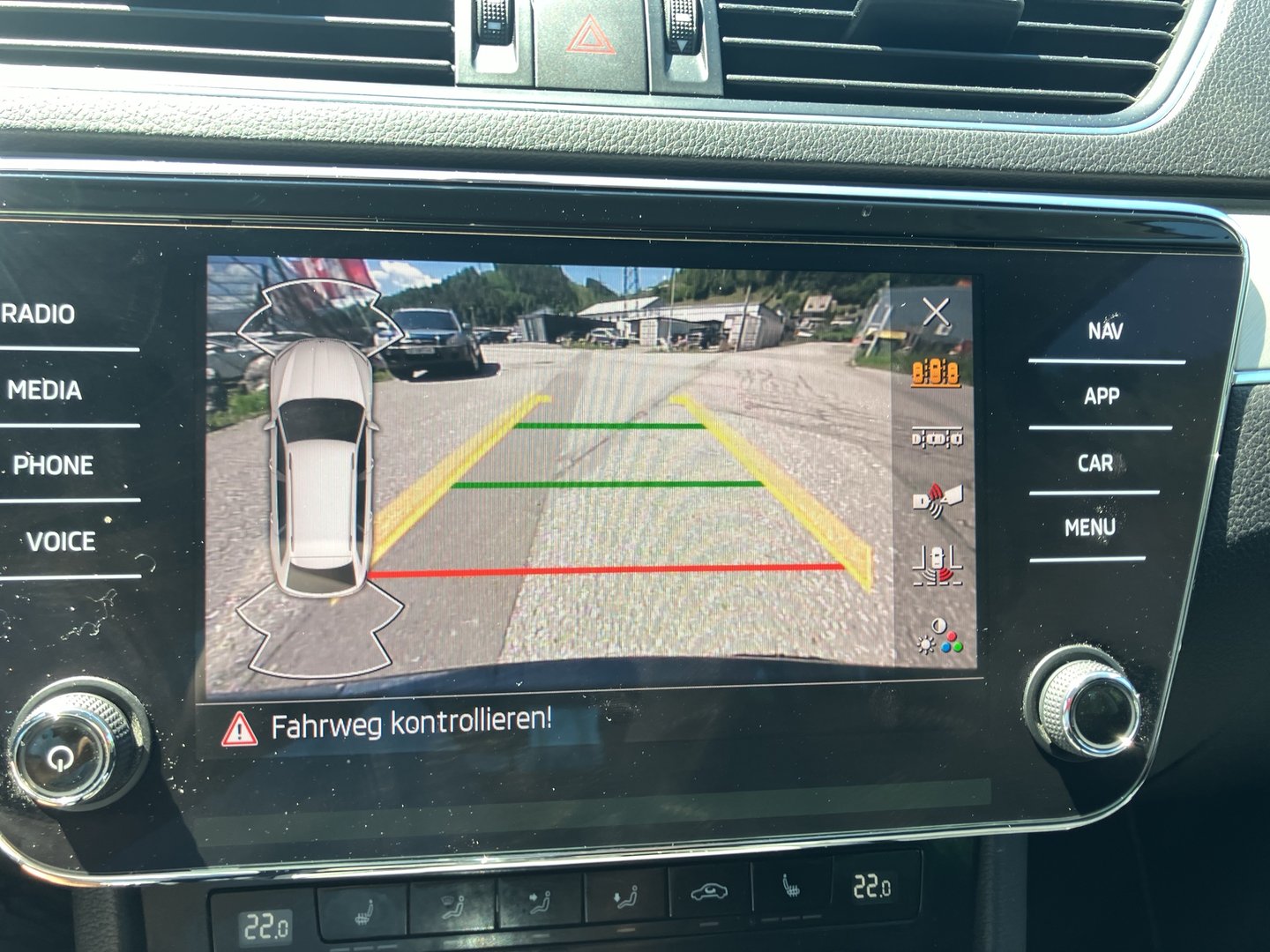 Škoda SUPERB Combi Style TDI DSG | Bild 15 von 25