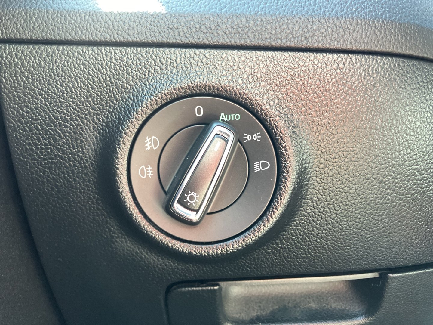 Škoda SUPERB Combi Style TDI DSG | Bild 10 von 25