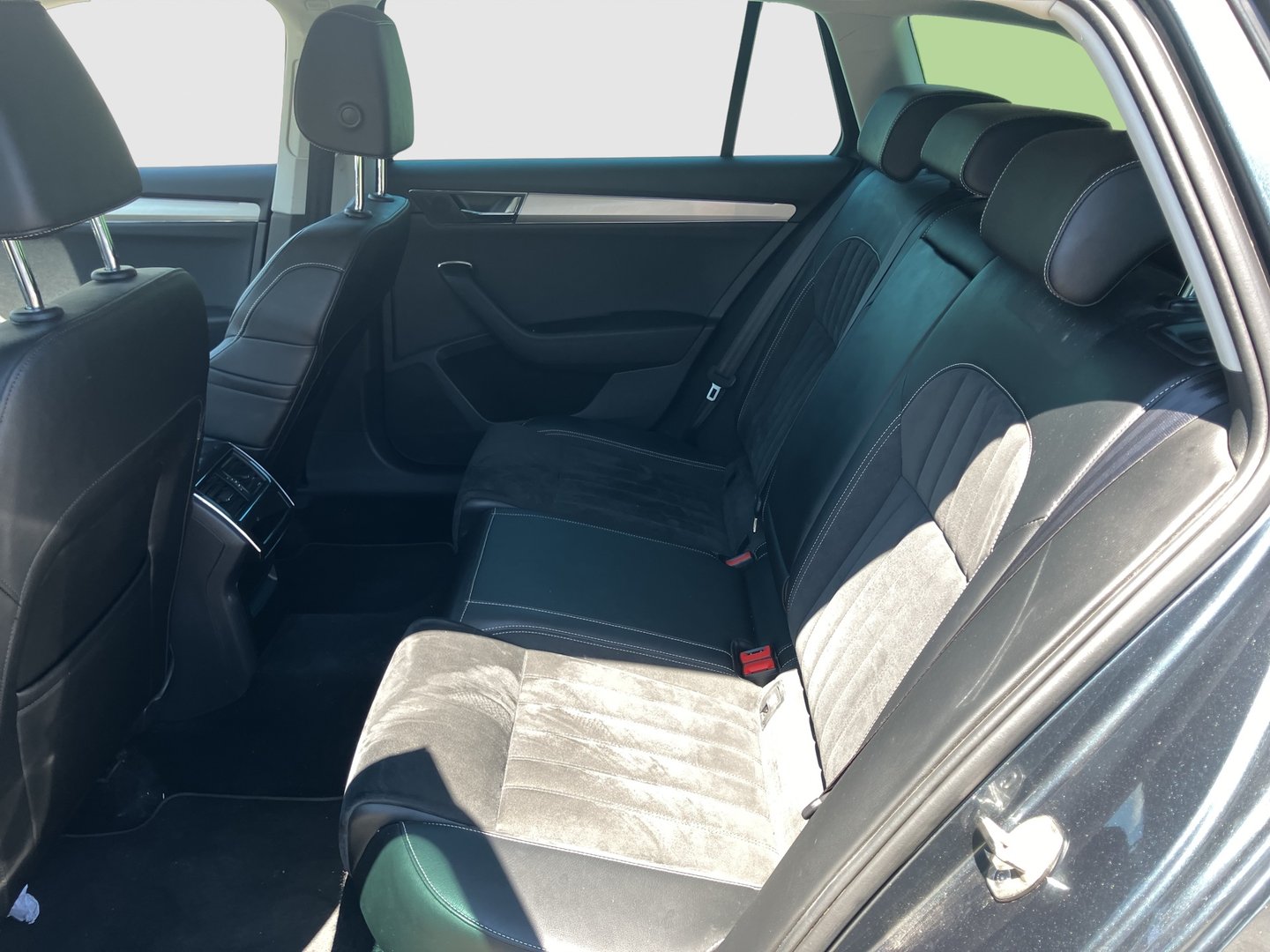 Škoda SUPERB Combi Style TDI DSG | Bild 18 von 25