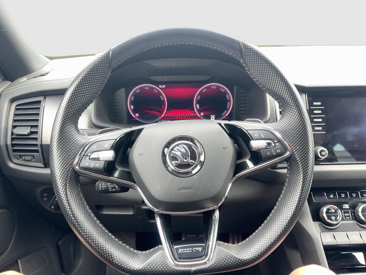 Škoda KODIAQ SPORTLINE TSI ACT DSG | Bild 9 von 18