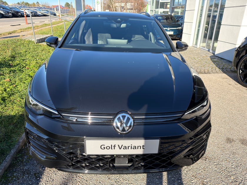 VW Golf Variant R-Line mHeV DSG
