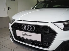 Audi A1 Sportback 25 TFSI S line exterieur in Gletscherweiss Metallic