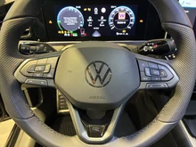 VW Passat Variant Sport eHybrid 150kW in Grenadillschwarz Metallic