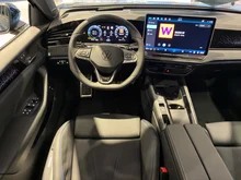 VW Passat Variant Sport eHybrid 150kW in Grenadillschwarz Metallic