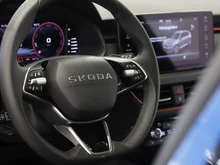 Škoda Kamiq Monte Carlo TSI ACT DSG in Race-Blau Metallic