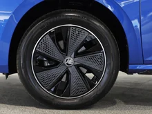 Škoda Kamiq Monte Carlo TSI ACT DSG in Race-Blau Metallic
