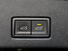 VW Touareg R eHybrid 4MOTION in Tamarindenbraun Metallic