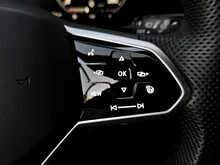 VW Touareg R eHybrid 4MOTION in Tamarindenbraun Metallic