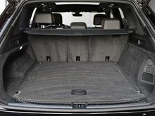 VW Touareg R eHybrid 4MOTION in Tamarindenbraun Metallic