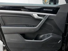 VW Touareg R eHybrid 4MOTION in Tamarindenbraun Metallic