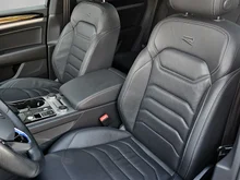 VW Touareg R eHybrid 4MOTION in Tamarindenbraun Metallic