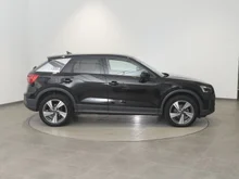 Audi Q2 30 TDI intense in brillantschwarz klar