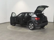 Audi Q2 30 TDI intense in brillantschwarz klar